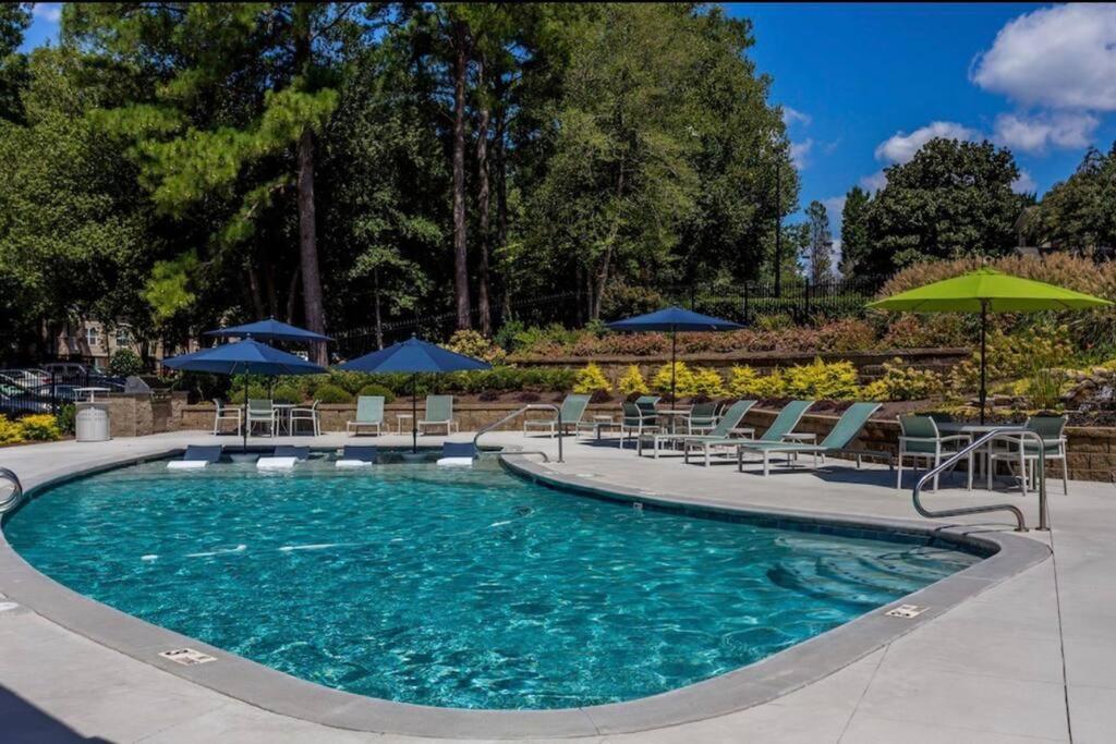 High-End On A Budget At Truist Park Atlanta Exterior photo